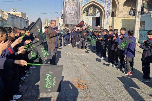 آیین عزاداری نو گلان فاطمی؛ از مسیر مدرسه میثاق تا مسجد امام حسن مجتبی (ع) فشافویه