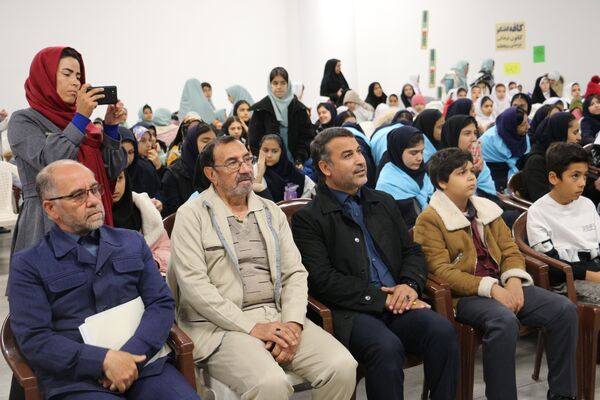 بازدید مدیرکل آموزش و پرورش خراسان شمالی از نمایشگاه هفته کتاب و کتابخوانی