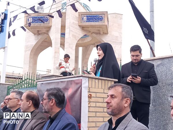 قیام معلمان و دانش‌آموزان شهرستان جعفرآباد برای خونخواهی امام شهید