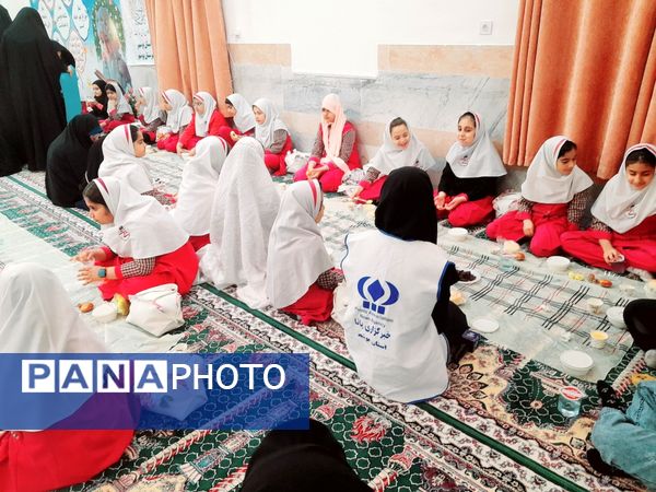 محفل انس با قرآن در دبستان دخترانه امید انقلاب بوشهر 