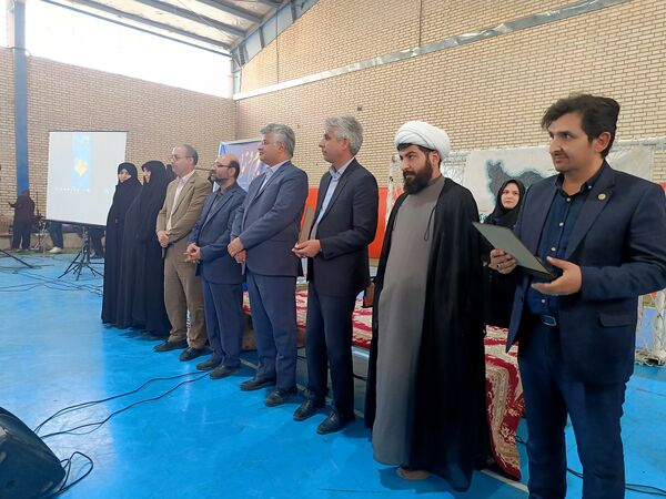 بوم و نوا صحنه تقدیر از کتاب‌دوستان فدافن