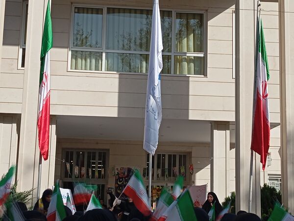 طلوعی تازه برای دانش‌آموزان دبیرستان مصلی نژاد حضرت زهرا در اول مهر