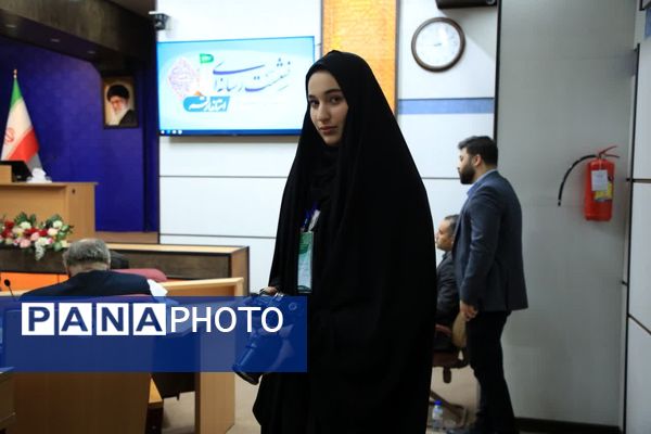 نشست صمیمی مدیران رسانه با استاندار قم