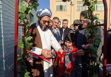 آئین افتتاح چمن مصنوعی دبستان شهید شیرزاد و دبستان ولیعصر (عج) شهرستان اهر