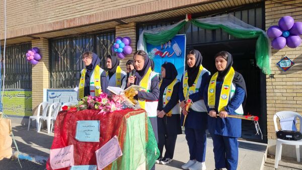 آیین بازگشایی مدارس و آغاز سال تحصیلی در دبیرستان دخترانه زکیه سنندج 