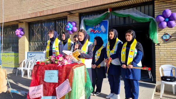 آیین بازگشایی مدارس و آغاز سال تحصیلی در دبیرستان دخترانه زکیه سنندج 