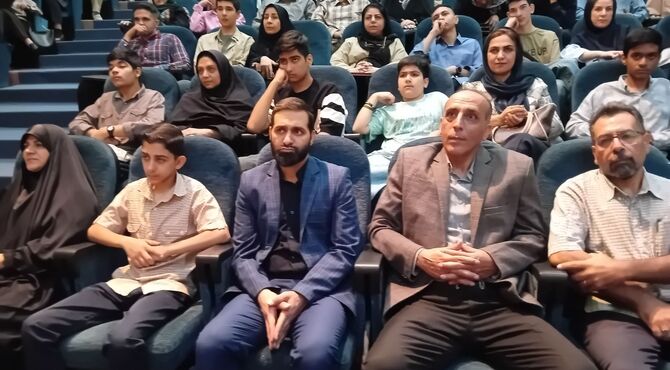 جشن ستارگان ویژه دانش‌آموزان ورودی جدید دبیرستان ماندگار ادب