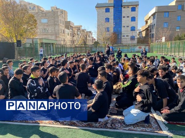 دانش‌آموزان مدرسه شاهد شهید کاظمی در سوگ شهادت حضرت فاطمه (س)