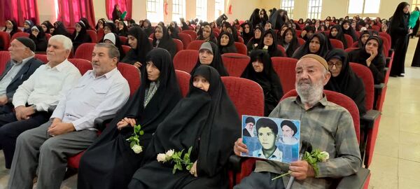 مراسم تکریم و نکوداشت مادران، همسران و فرزندان شهدا در شهرستان فلاورجان