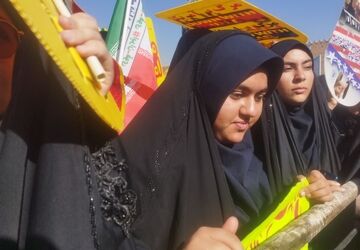 تجمع دانش آموزی سیزده آبان ماه در شیراز