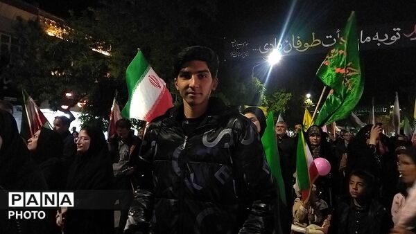 دختران نیشابوری در صف اول تجمعات-۳