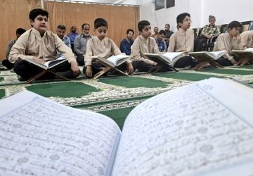 جشن میلاد امام رضا (ع) در دبیرستان شیوا ولایی آمل