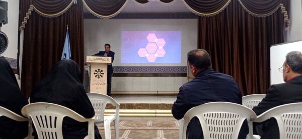 جلسه هدایت تحصیلی در دبیرستان استعدادهای درخشان دوره اول کاشمر