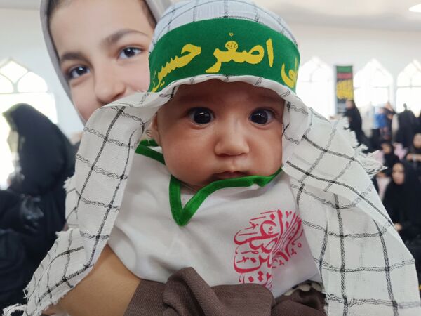 زمزمهٔ مادرانه، عهدی دوباره با علی‌اصغر (ع)
