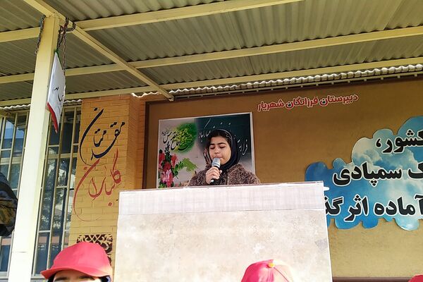 زنگ مهر و مقاومت در دبیرستان استعدادهای درخشان فرزانگان شهریار طنین‌انداز شد
