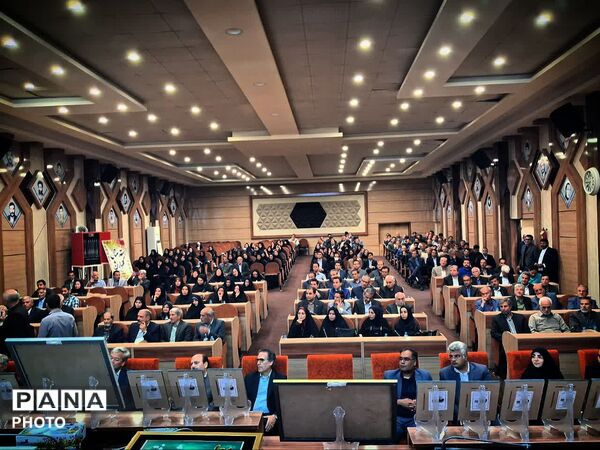 تجلیل از معلمان نمونه شهرستان کاشمر