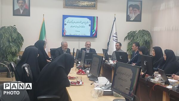 آیین تجلیل از برگزیدگان جشنواره «نوجوان سالم» و طرح «یاریگران زندگی»