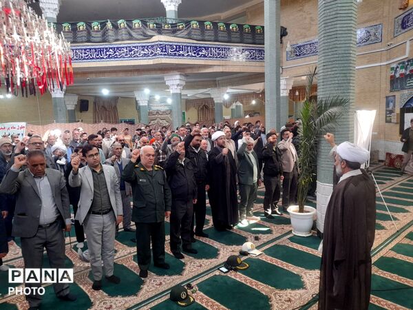 غبارروبی و عطرافشانی مزار شهدای شهر باخرز
