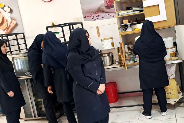 برگزاری جلسه و بازدید از هنرستان سالور ناحیه دو شهرری 