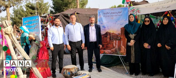 برپایی نمایشگاه دستاوردهای دانش آموزان ابتدایی و عشایری خاتم 