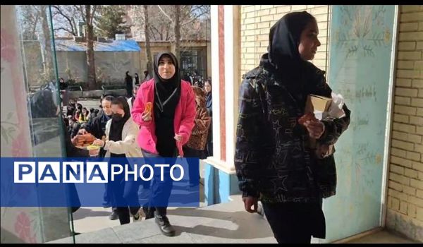 جشن نیمه شعبان  و دهه فجر در دبیرستان شهید  مرتضی مطهری (عترت) 