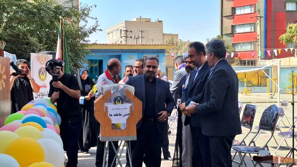 آیین متمرکز استانی جشن عاطفه‌ها‌ در دبیرستان فرزانگان یک ناحیه یک کرج 