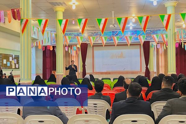 تمرکز بر ارتقای مهارت‌های مدیریتی و آموزشی در کارگاه‌های توانمندسازی ورامین