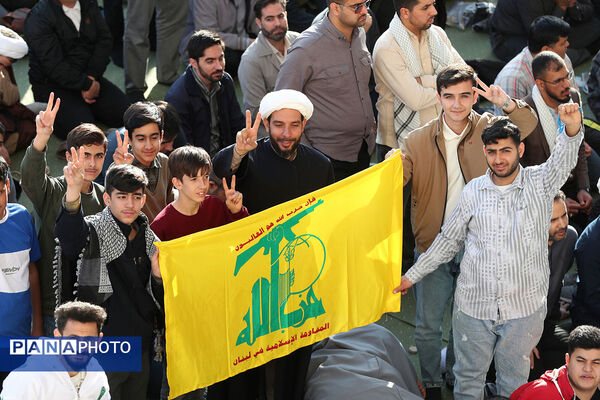 اقامه نماز عید فطر به امامت مقام معظم رهبری