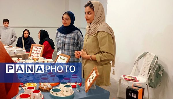 نمایشگاه انجمن خیریه ام اس در مجتمع طلای سفید بجنورد