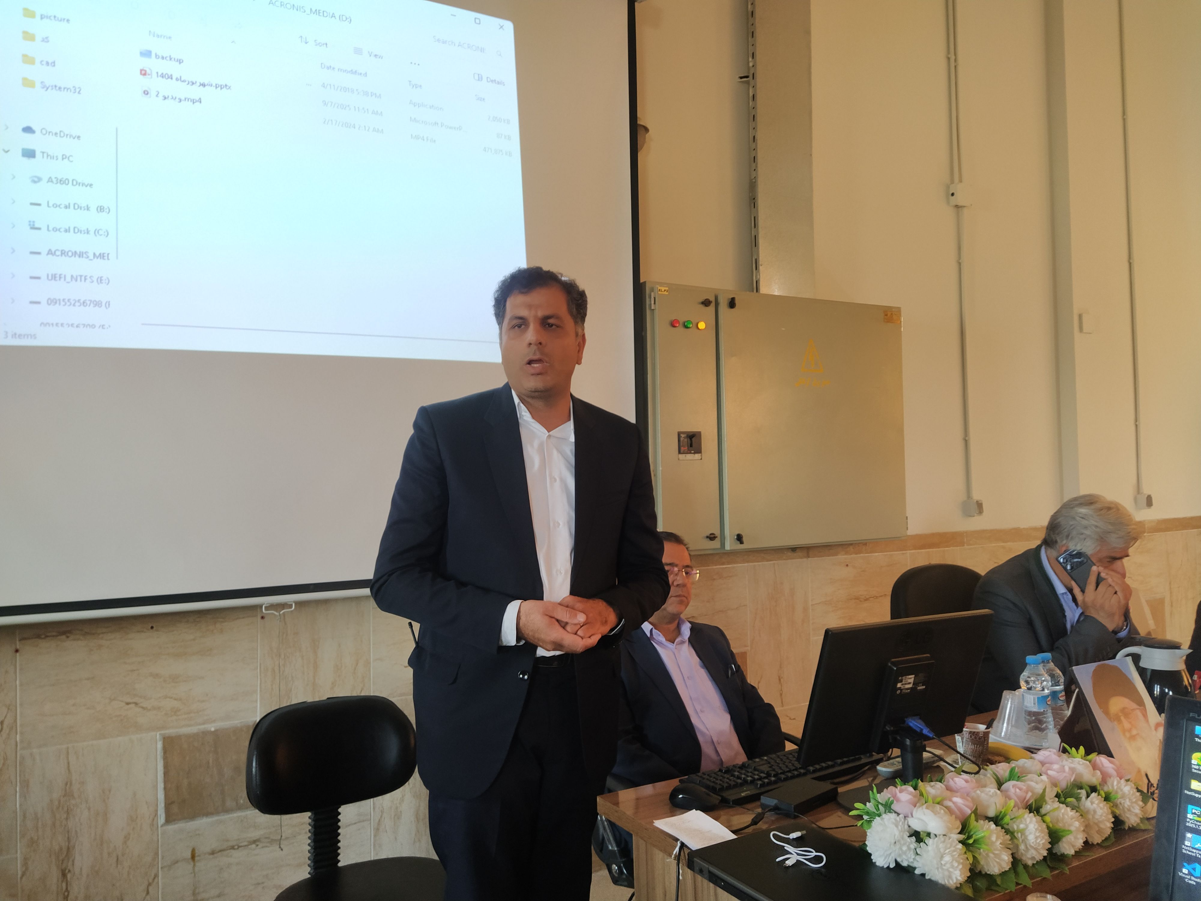 اولویت توانمندسازی هنرجویان در صنعت، محور اصلی پروژه مهر هنرستان دارالفنون ناحیه ۶ مشهد
