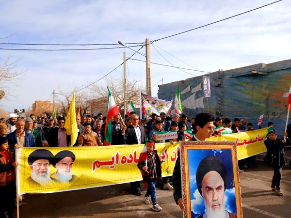 حضور باشکوه مردم کندر در راهپیمایی ۲۲ بهمن
