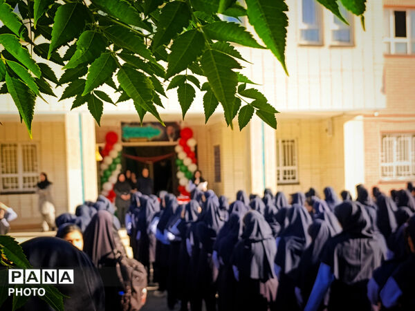 آیین بازگشایی مدارس اسلامشهر با حضور پرشور دانش‌آموزان