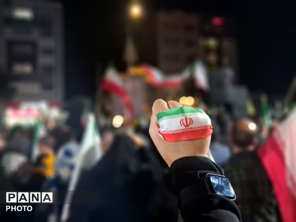 مردم پای کار ایران
