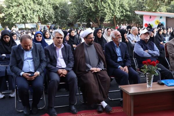 برگزاری آیین متمرکز بازگشایی مدارس در دبیرستان فاطمیه کرج