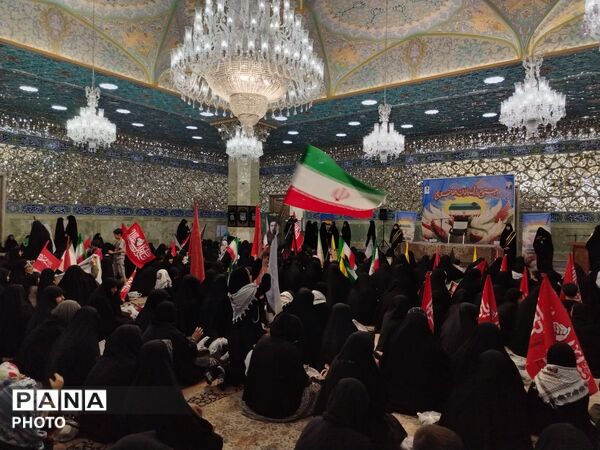 پرچم سرخ انتقام در دست بانوان افغانستانی