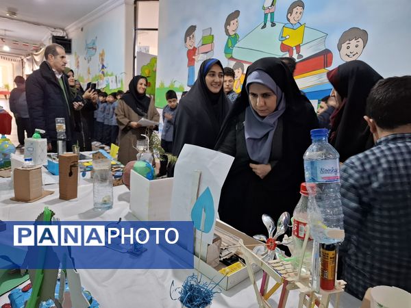نمایشگاه دست سازه‌های دانش‌آموزان در دبستان هیأت امنایی ملاصدرا 