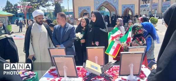 گامی مؤثر برای آینده تحصیلی دانش‌آموزان؛ میز خدمت مشاوران پاکدشتی 