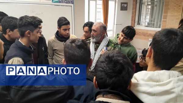 برگزاری جلسه درس آمادگی دفاعی نهم در مدرسه ابوریحان بیرونی شیفت صبح نیشابور