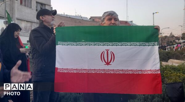 مردم تهران؛ پای کار انقلاب