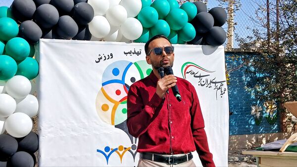 آیـنـده‌سـازان فیـروزکـــوه در میـدان رقابـت ورزشــی دبـسـتــان پـیـامبـر اعـظـم(ص)