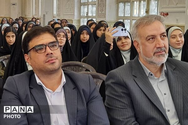 تجلیل از برگزیدگان در اختتامیه مسابقات قرآن، عترت و نماز