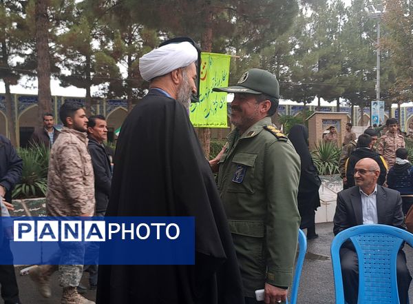  غبارروبی مزار شهدا در نیشابور 