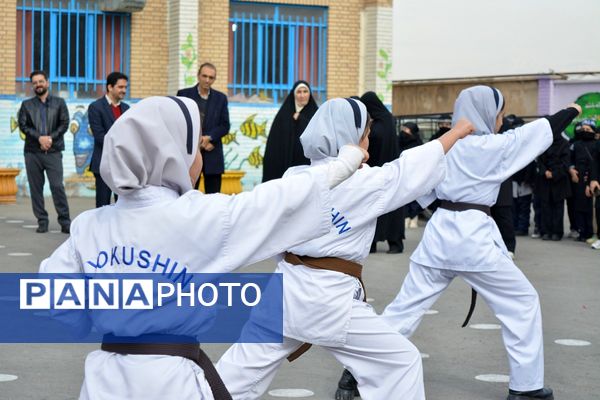 افتتاحیه طرح  «ایرانمون» در مدرسه شهدای گمنام بهارستان‌دو