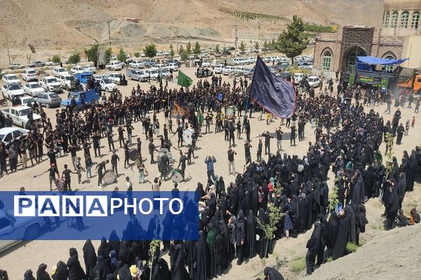 آئین با شکوه عزاداری آقا اباعبدالله الحسین (ع)در روز عاشوراحسینی