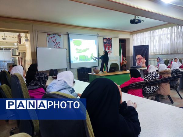 کارگاه آشنایی دانش‌آموزان با سلول‌های بنیادی و کاربردی