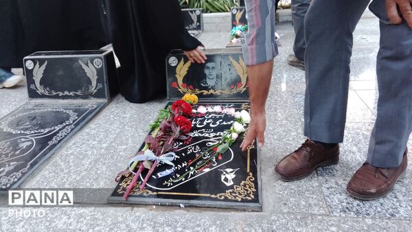 مراسم گرامیداشت هفته دفاع مقدس در گلزار شهدای شهرستان نیشابور 