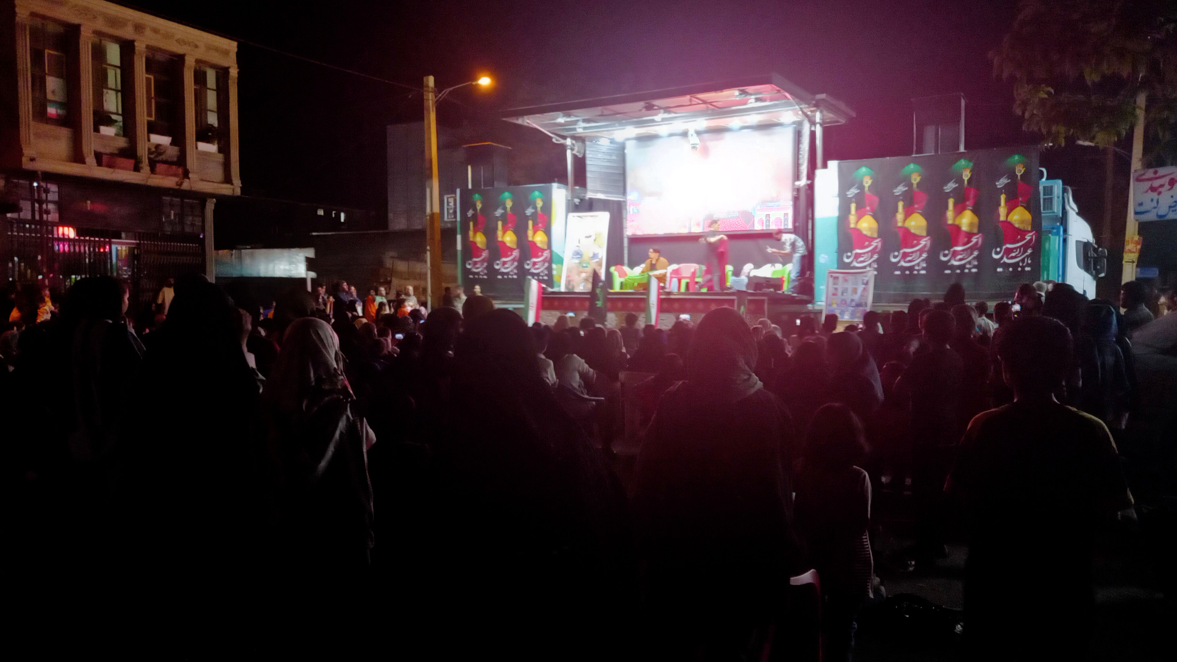 تماشاخانه سیار کانون پرورش فکری به شهرک سرابتاوه رسید 