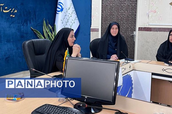 جلسه عفاف و حجاب با موضوع نقش زن در دفاع از حریم ولایت و زیست عفیفانه