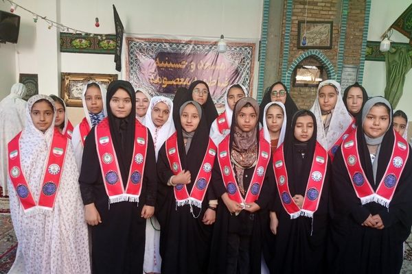 شور اعتکاف دختران و پسران بردسکن در یک صف معنوی