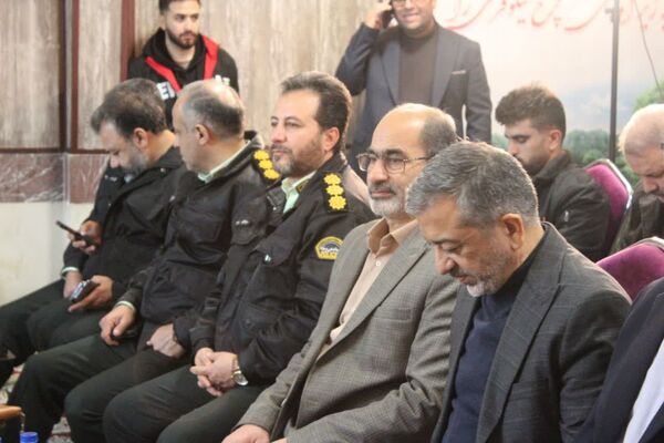 آئین متمرکز استانی نواختن زنگ انقلاب در دبیرستان دخترانه شرافت ناحیه ۱ کرج